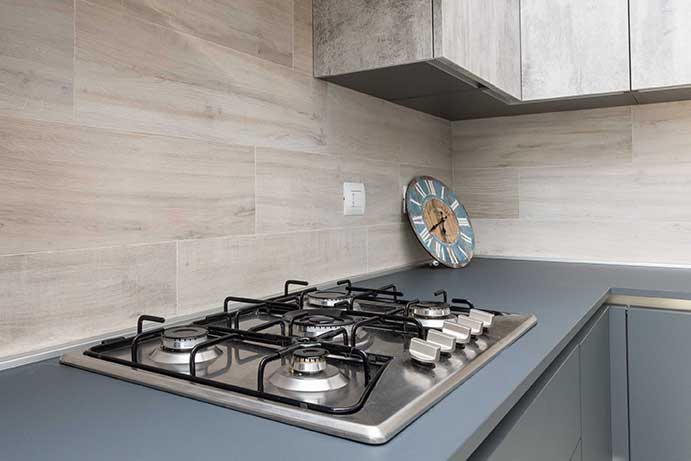 Rivestimento-cucina Manutenzione edile tinteggiatura cartongesso pavimentazioni Genova